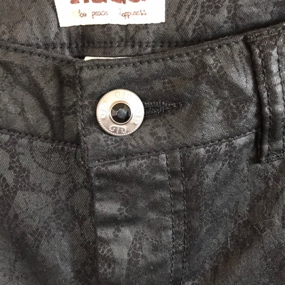 Black Flower Pants Size 9 - Picture 13 of 13